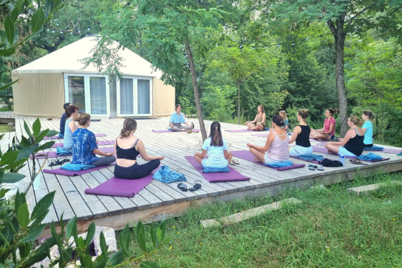 Village Nature Zen - Camping La Turelure - Ardèche | Yoga Session